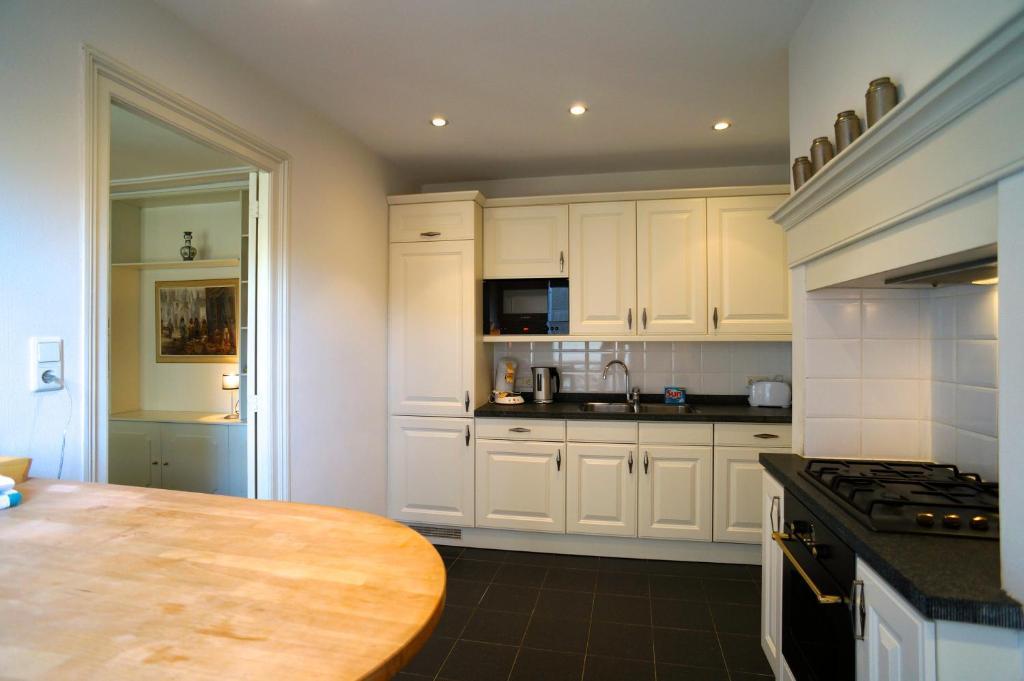 Stayci Serviced Noordeinde * Den Haag